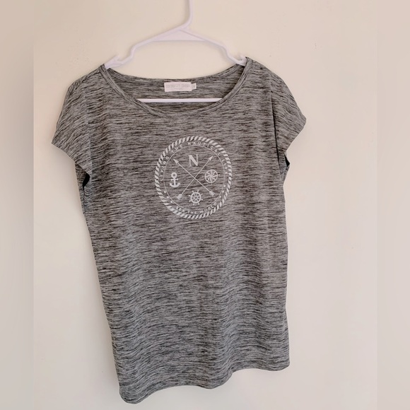 M tee - Picture 1 of 8